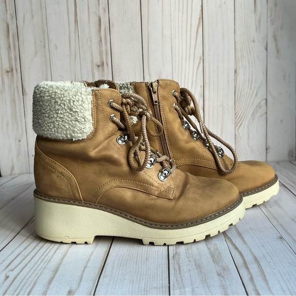 DV by DOLCE VITA Cream & Tan Girls Ankle Boots Size 5 - Picture 10 of 16